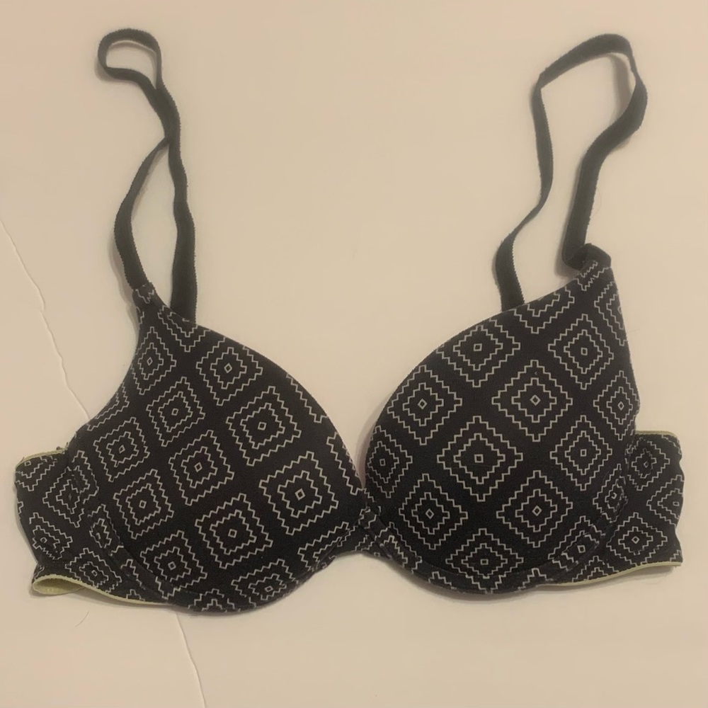 Pink Victoria Secret wear everywhere push-up 32B